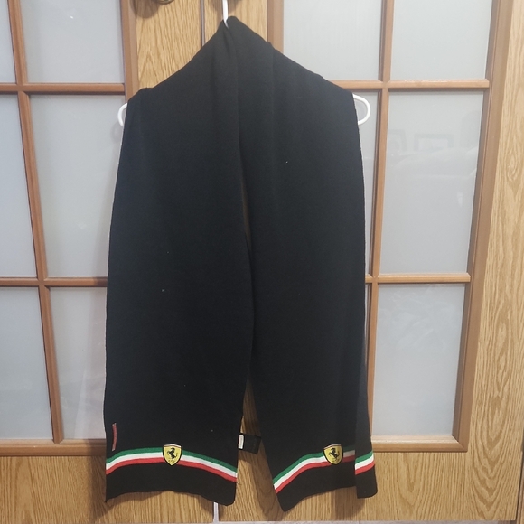 Ferrari Other - Scuderia Ferrari Scarf Mens 68"x 11" Black With Red Green White Stripe